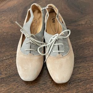 Alli Marie never worn tan & gray leather flats